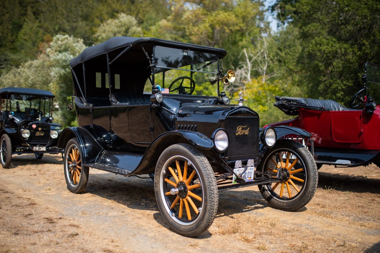 Steve and Cindy's 1919